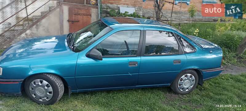 Седан Opel Vectra 1992 в Казатине