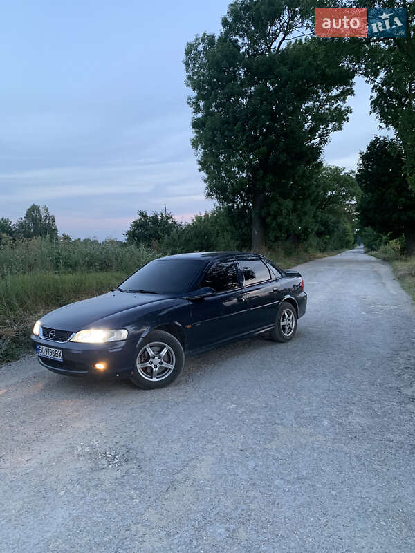 Седан Opel Vectra 2000 в Скалате