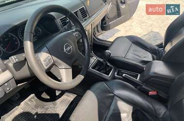Универсал Opel Vectra 2005 в 