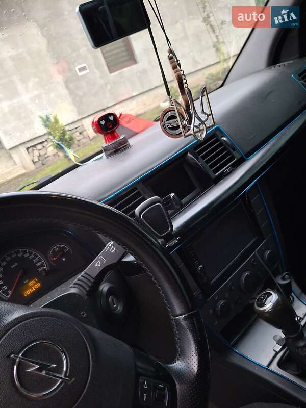 Седан Opel Vectra 2006 в Сколе