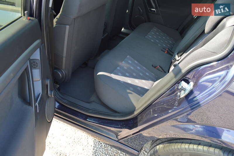 Седан Opel Vectra 2006 в Кропивницком