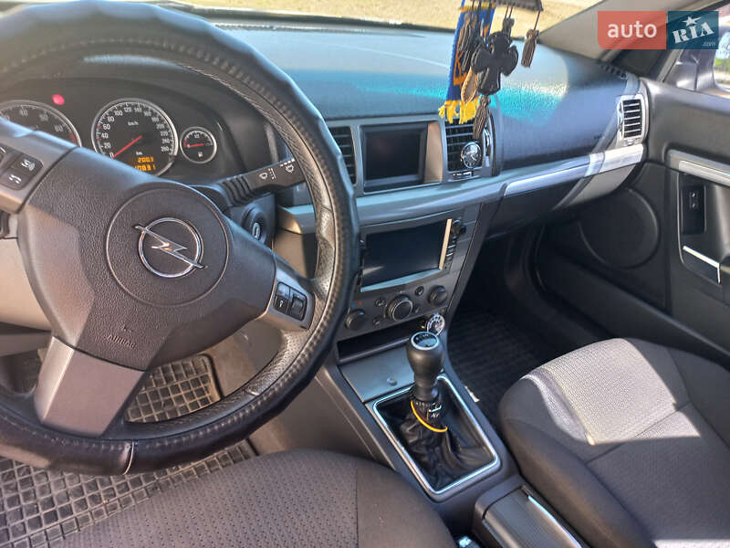 Седан Opel Vectra 2006 в Томаківці