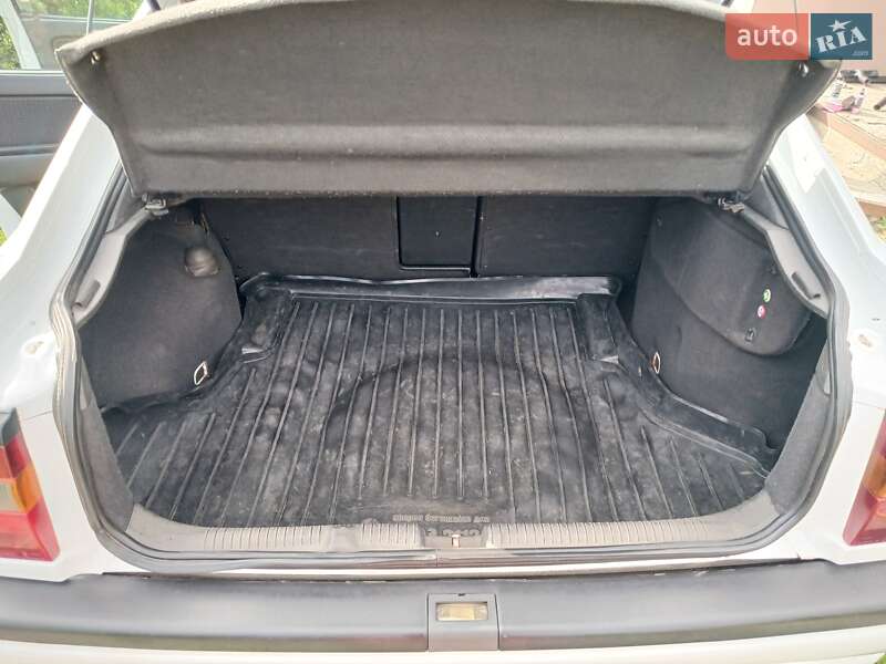 Ліфтбек Opel Vectra 1994 в Кременчуці фото 7 Ліфтбек Opel Vectra 1994 в Кременчуці