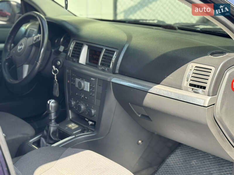 Универсал Opel Vectra 2005 в Хмельницком