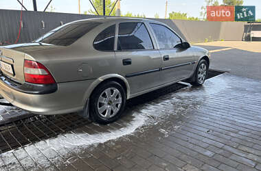 Седан Opel Vectra 1998 в 