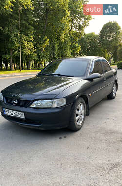 Седан Opel Vectra 1997 в Староконстантинове