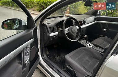 Седан Opel Vectra 2004 в 
