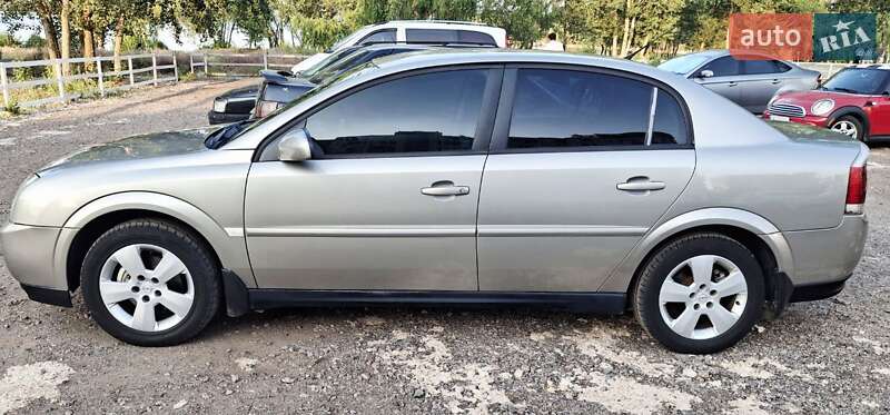 Седан Opel Vectra 2004 в Черкасах