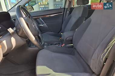 Седан Opel Vectra 2004 в 