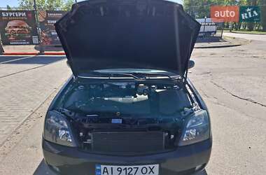 Седан Opel Vectra 2004 в 
