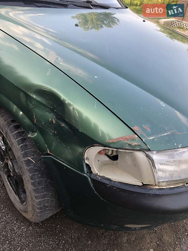 Седан Opel Vectra 1996 в Городке