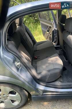 Седан Opel Vectra 2003 в 