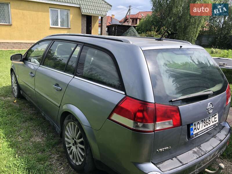 Универсал Opel Vectra 2006 в Ужгороде
