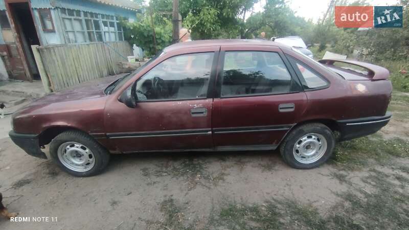 Седан Opel Vectra 1989 в Первомайске