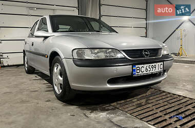 Седан Opel Vectra 1997 в Самборе