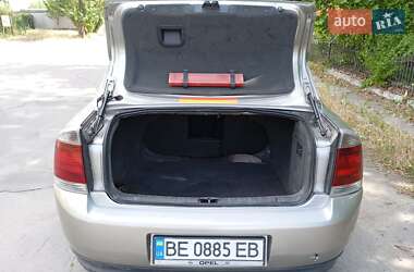 Седан Opel Vectra 2003 в 
