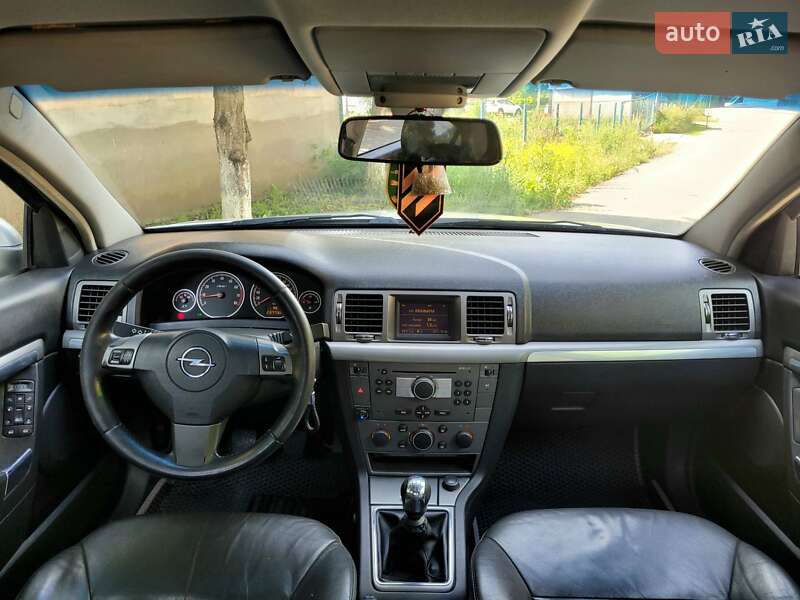 Седан Opel Vectra 2005 в Хмельницком