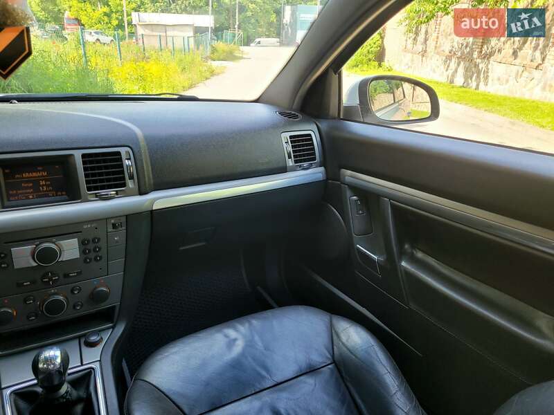 Седан Opel Vectra 2005 в Хмельницком