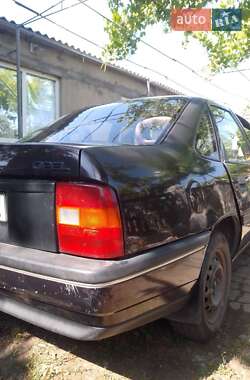 Седан Opel Vectra 1990 в 
