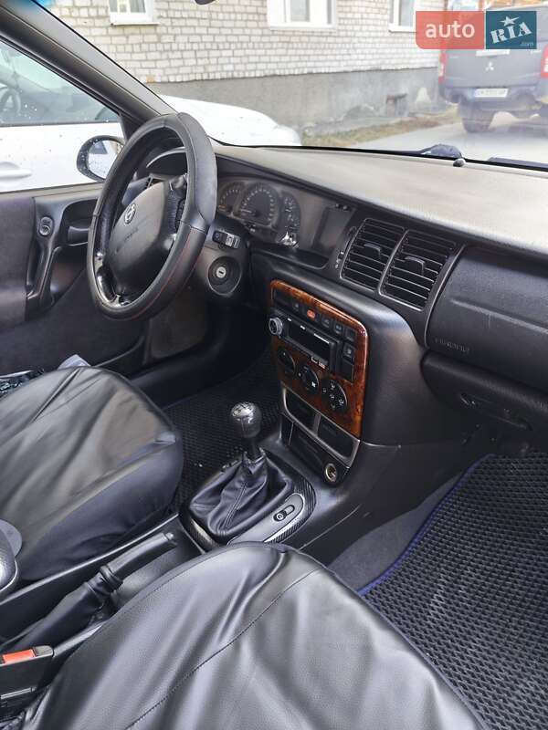 Седан Opel Vectra 1998 в Звягелі