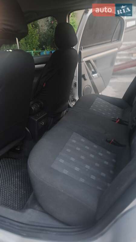 Седан Opel Vectra 2006 в Киеве