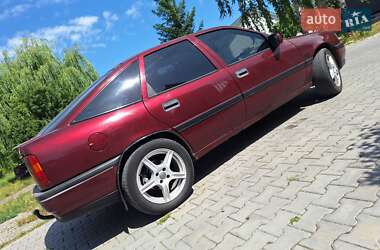 Лифтбек Opel Vectra 1991 в Черновцах