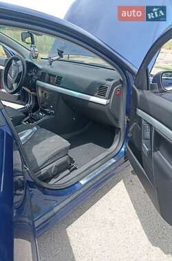 Лифтбек Opel Vectra 2003 в 