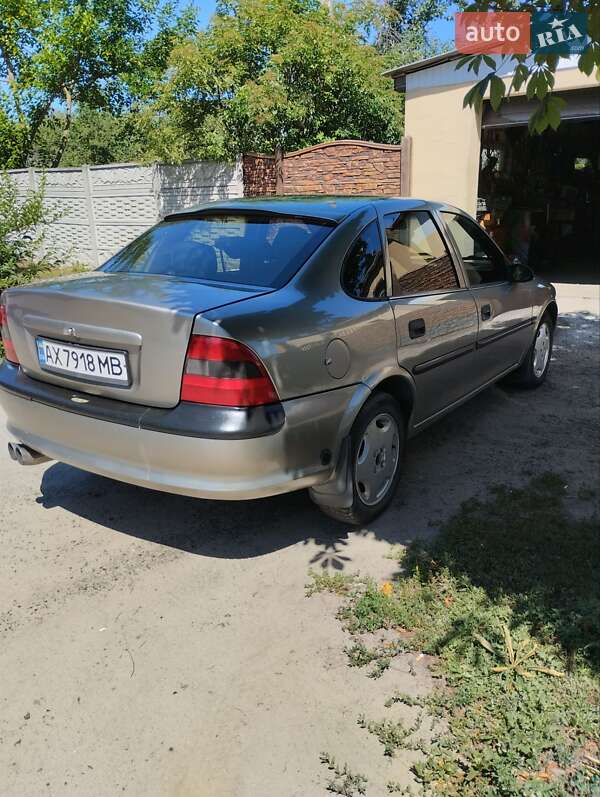 Седан Opel Vectra 1996 в Змиеве