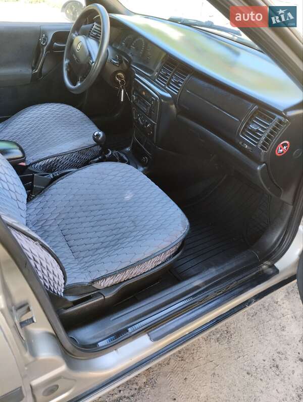 Седан Opel Vectra 1996 в Змиеве