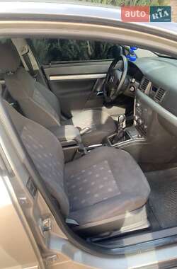Седан Opel Vectra 2003 в 