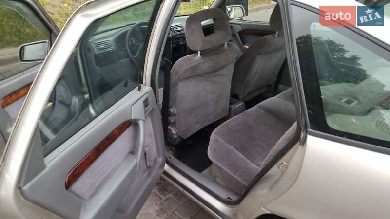 Лифтбек Opel Vectra 1993 в Львове