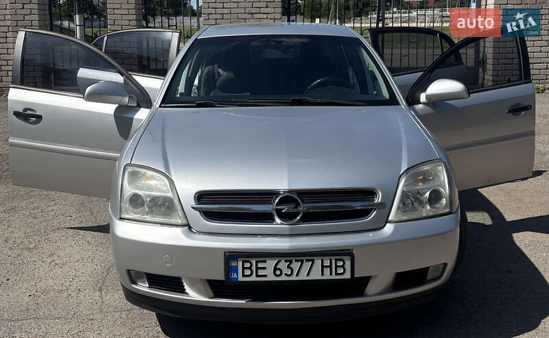 Седан Opel Vectra 2004 в Новом Буге