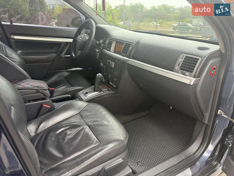 Седан Opel Vectra 2008 в Ивано-Франковске