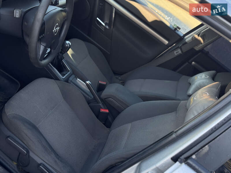 Седан Opel Vectra 2002 в Коломиї