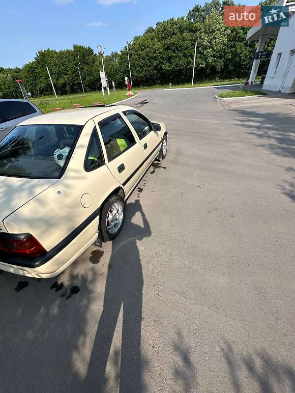 Седан Opel Vectra 1994 в Рогатині