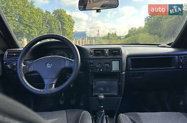 Седан Opel Vectra 1990 в 