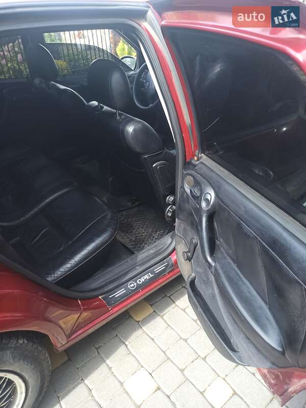 Седан Opel Vectra 1997 в Самборе
