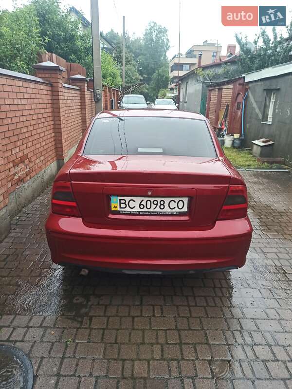 Седан Opel Vectra 1997 в Самборе