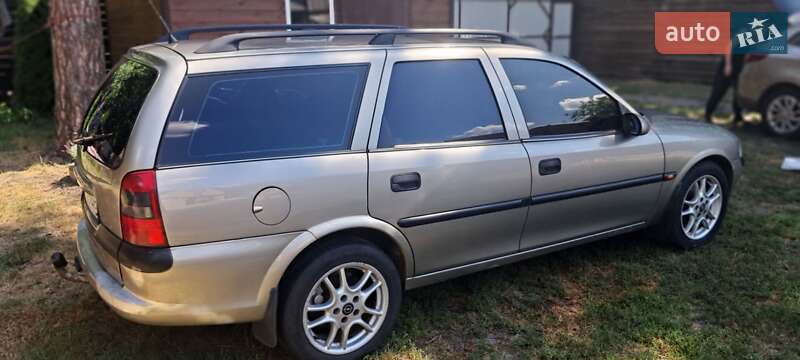 Универсал Opel Vectra 1997 в Киеве