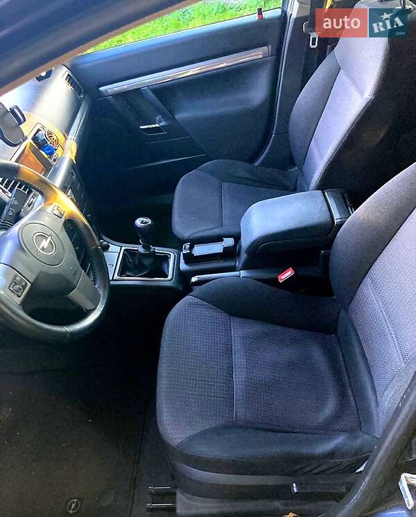 Універсал Opel Vectra 2005 в Первомайську