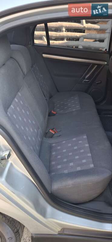 Седан Opel Vectra 2002 в Днепре