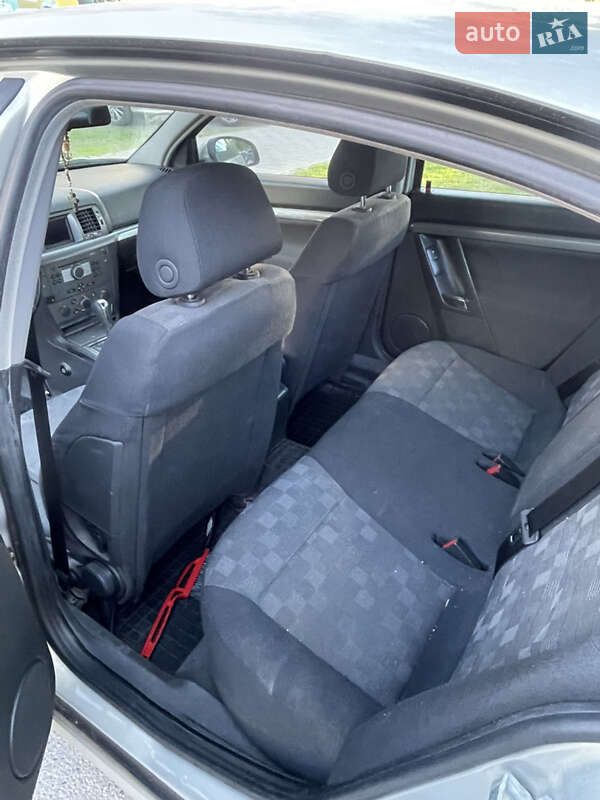 Седан Opel Vectra 2006 в Полтаве