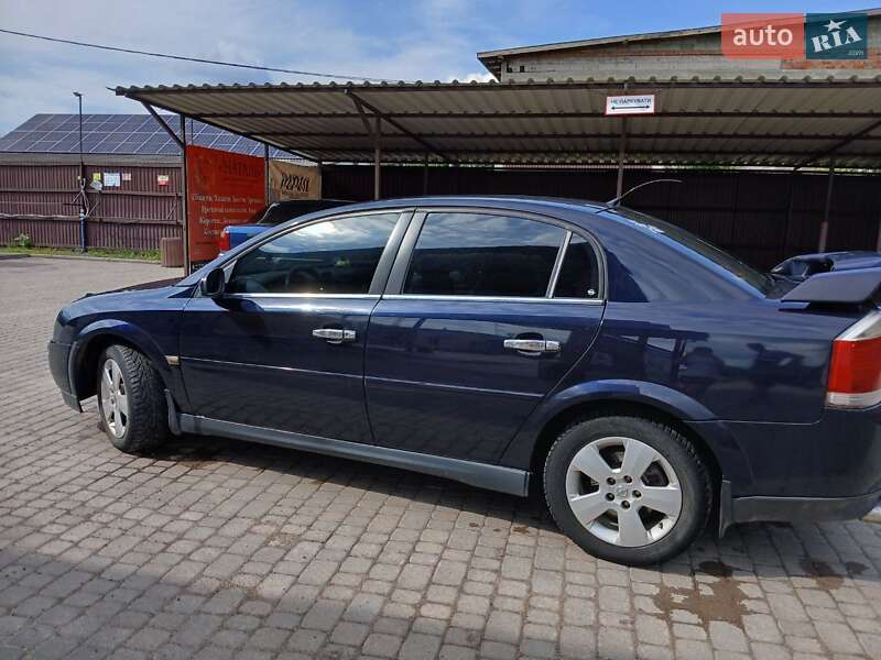 Седан Opel Vectra 2004 в Сокалі
