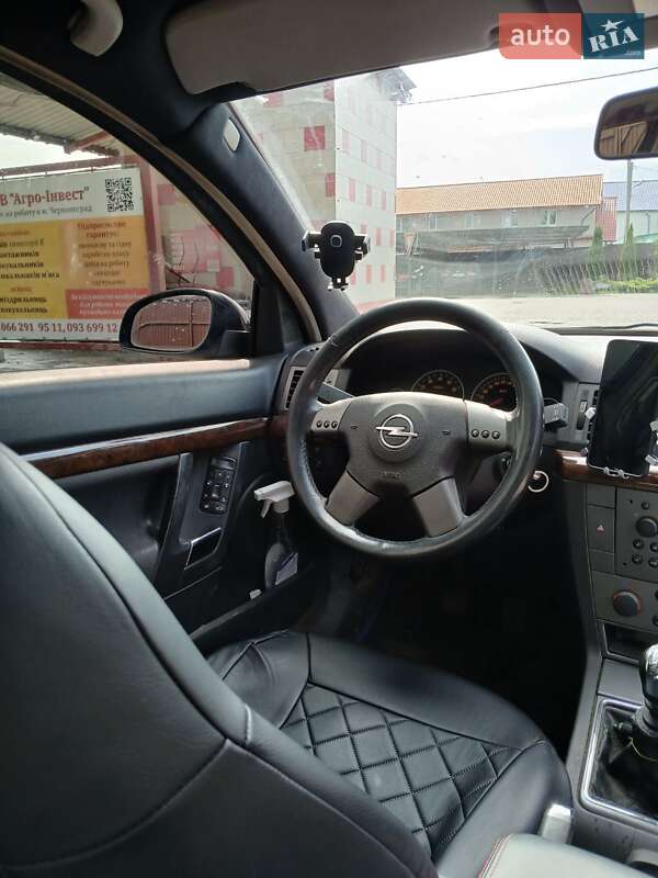 Седан Opel Vectra 2004 в Сокалі