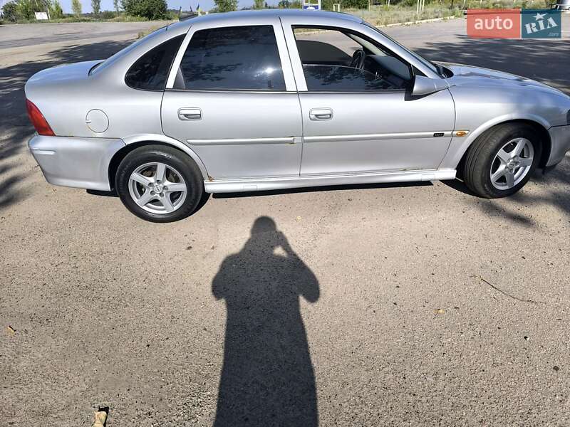 Седан Opel Vectra 1999 в Балаклее