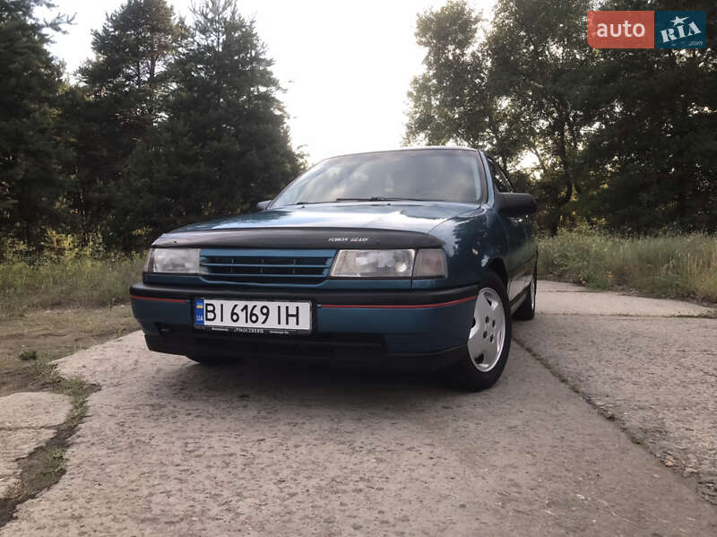 Лифтбек Opel Vectra 1992 в Горишних Плавнях