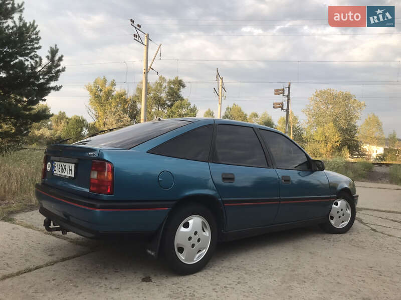 Лифтбек Opel Vectra 1992 в Горишних Плавнях