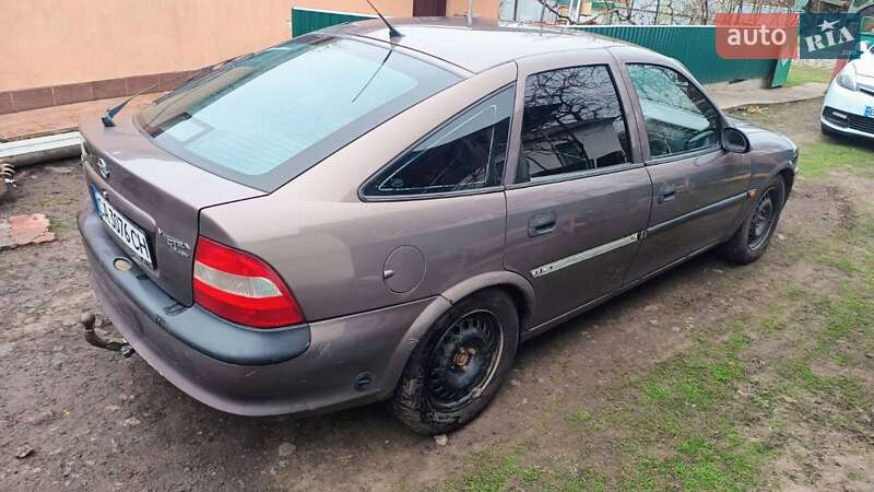 Лифтбек Opel Vectra 1998 в Жашкове