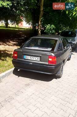 Лифтбек Opel Vectra 1992 в Тернополе