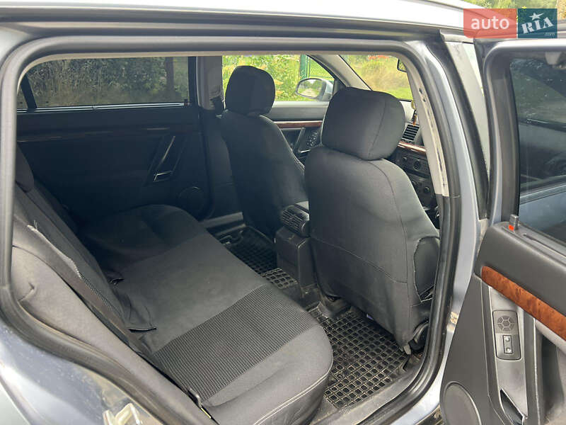 Универсал Opel Vectra 2004 в Буске